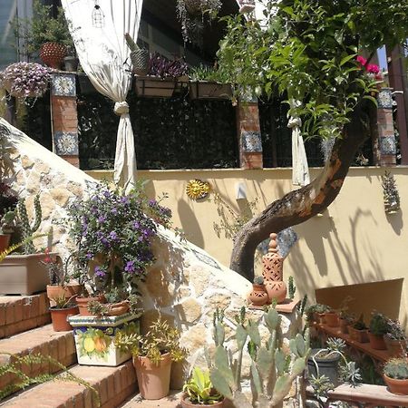 Casa Donna Fiorella Tipica Siciliana تاورمينا المظهر الخارجي الصورة